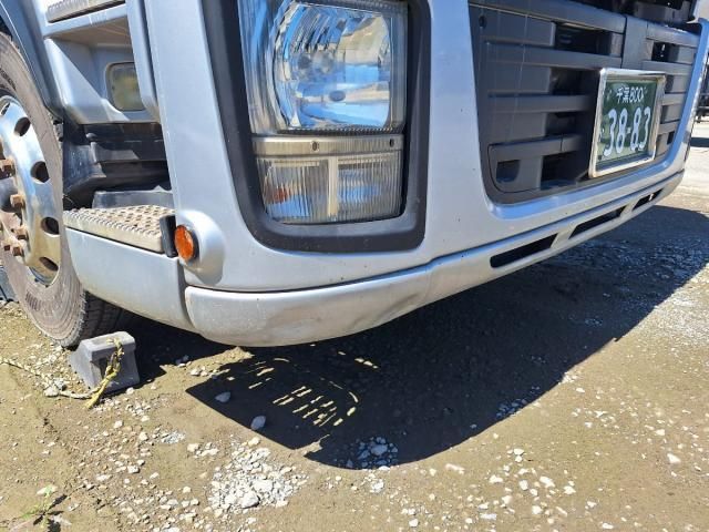 Isuzu GIGA 2014-09 8732991-14