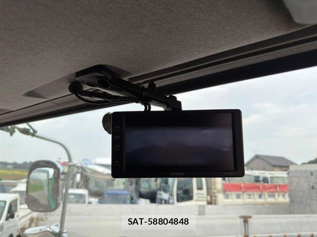 Isuzu GIGA 2014-03 8742386-9