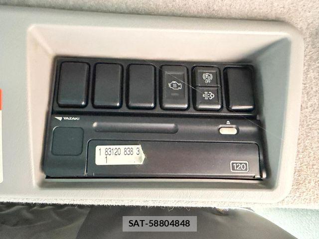 Isuzu GIGA 2014-03 8742386-11