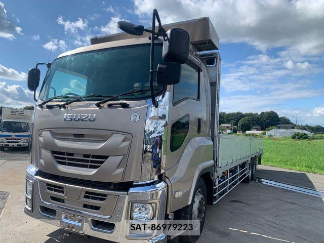 Isuzu GIGA 2016-03 8742385-0