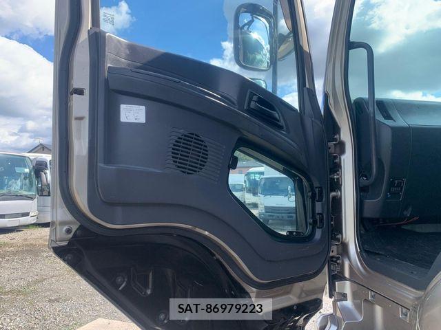 Isuzu GIGA 2016-03 8742385-13