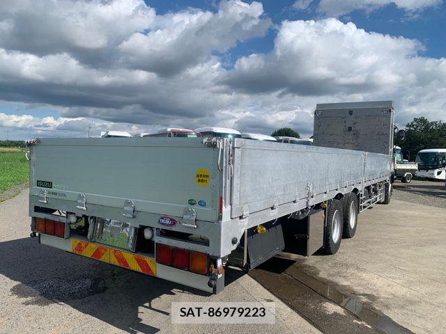 Isuzu GIGA 2016-03 8742385-3