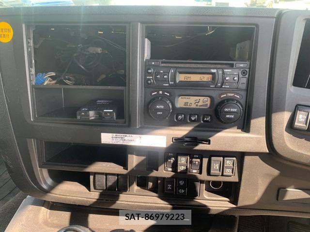 Isuzu GIGA 2016-03 8742385-7