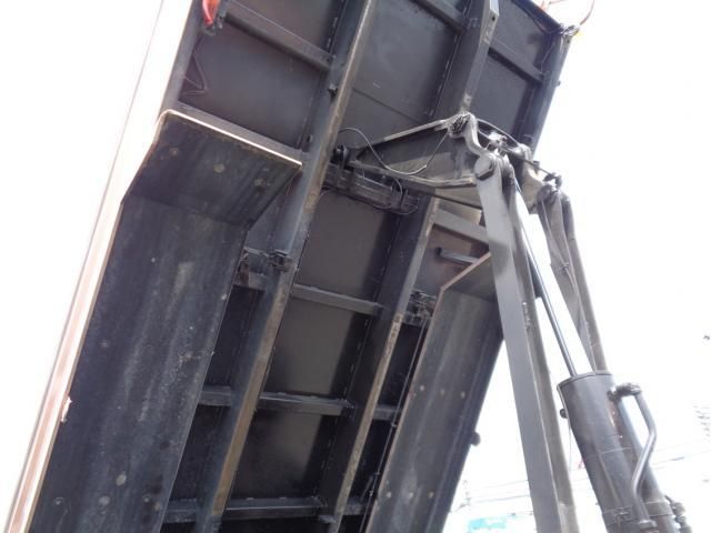 Isuzu GIGA 2024-03 8732987-9
