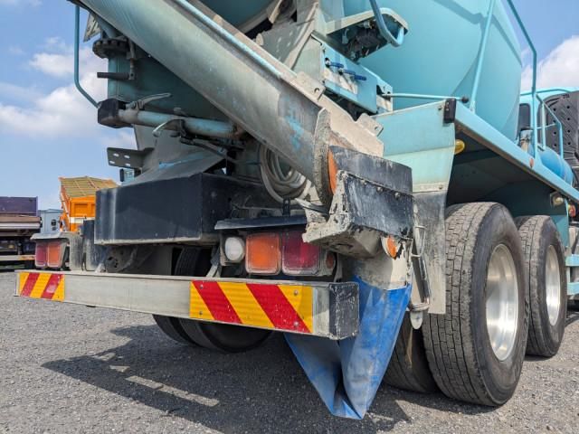 Isuzu GIGA 2013-11 8770715-5