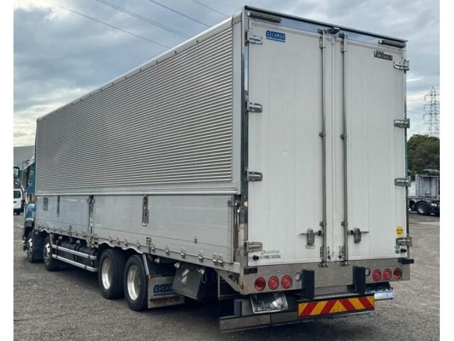 Isuzu GIGA 2017-11 8770716-4