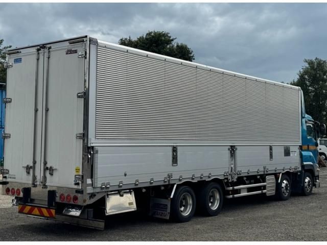 Isuzu GIGA 2017-11 8770716-6