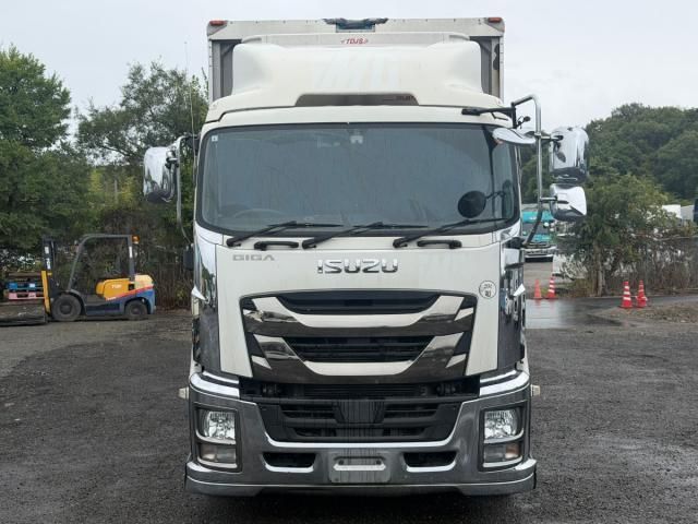 Isuzu GIGA 2018-01 8770714-3