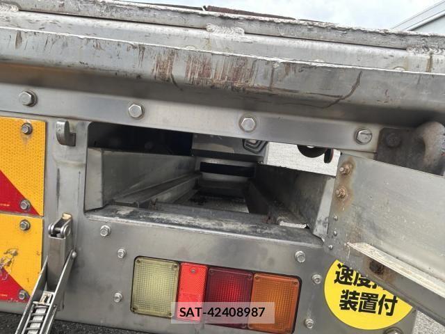 Isuzu GIGA 2013-12 8849164-17
