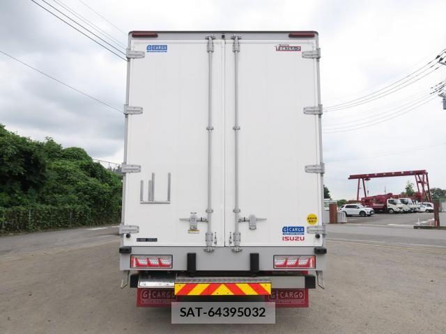 Isuzu GIGA 2025-07 8849161-4