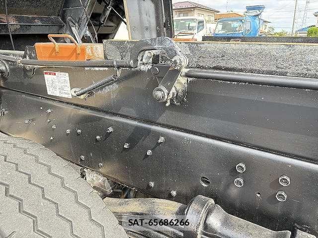Isuzu GIGA 2014-02 8849167-16
