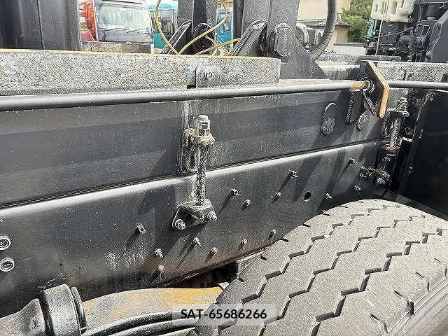 Isuzu GIGA 2014-02 8849167-17