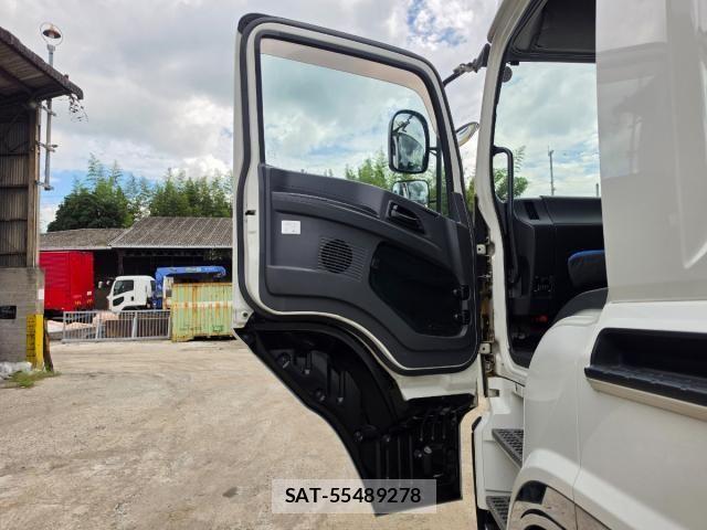 Isuzu GIGA 2017-03 8871085-19