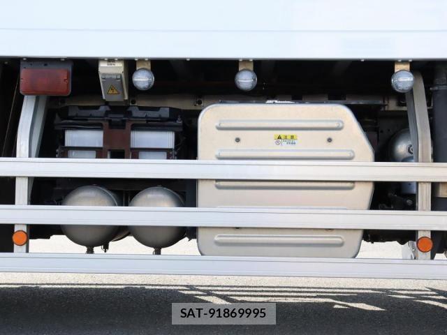 Isuzu GIGA 2016-03 8871081-17
