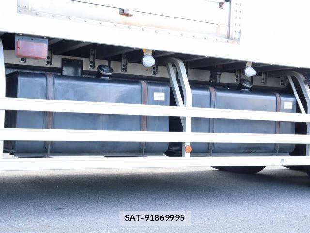 Isuzu GIGA 2016-03 8871081-21