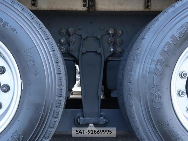 Isuzu GIGA 2016-03 8871081-22