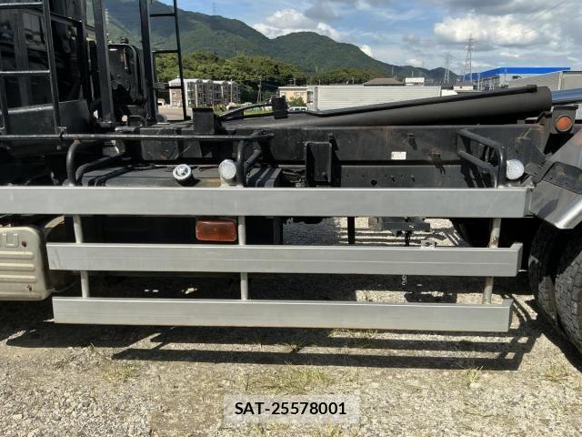 Isuzu GIGA 2005-09 8871084-23