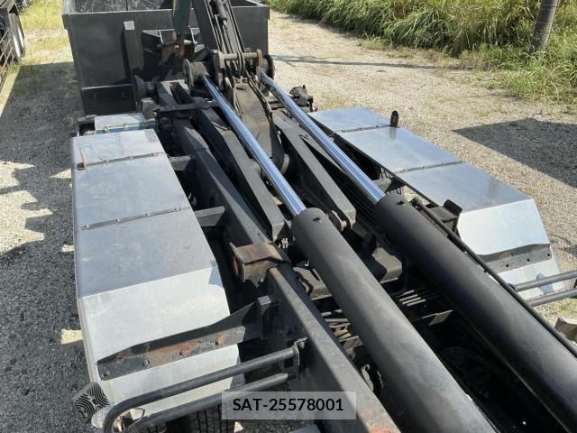Isuzu GIGA 2005-09 8871084-27