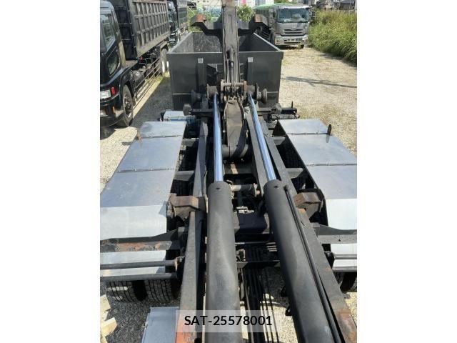 Isuzu GIGA 2005-09 8871084-28