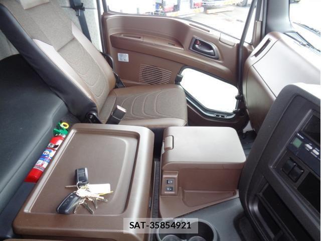 Isuzu GIGA 2025-07 8879913-27
