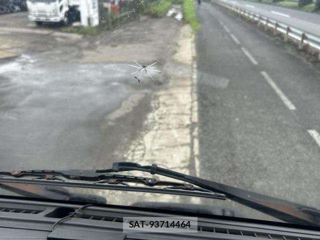 Isuzu GIGA 2016-05 8879915-17