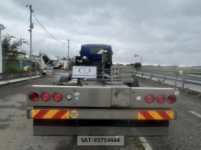 Isuzu GIGA 2016-05 8879915-4