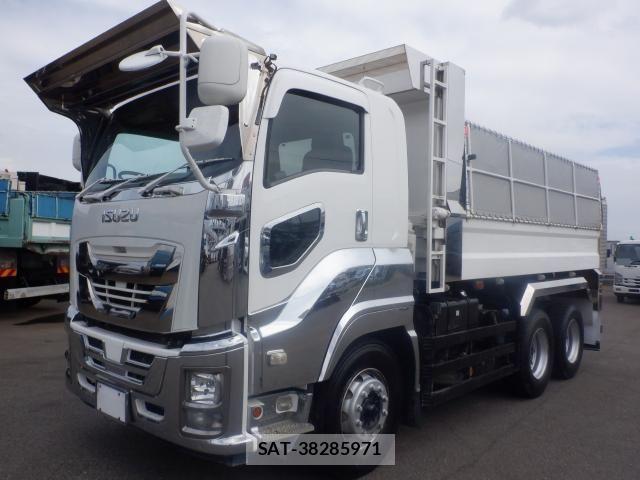 Isuzu GIGA 2017-06 8879912-1