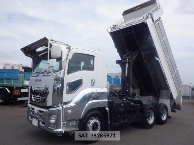 Isuzu GIGA 2017-06 8879912-2