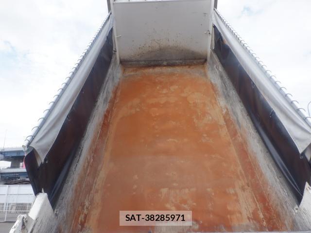 Isuzu GIGA 2017-06 8879912-3