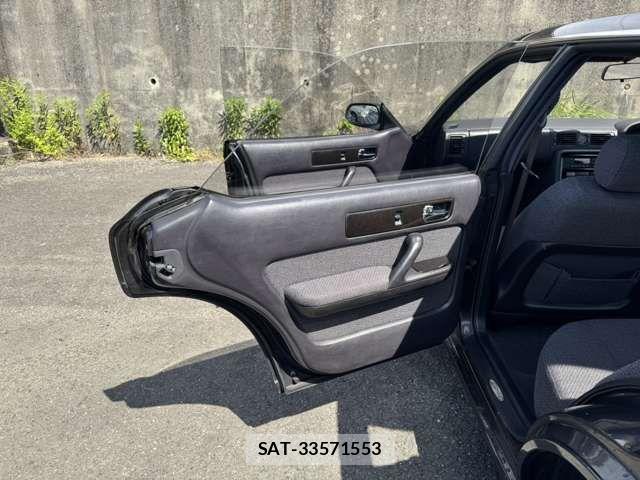 Nissan GLORIA HARDTOP 1992-03 6905747-9