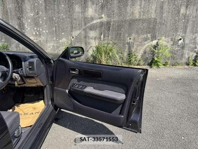 Nissan GLORIA HARDTOP 1992-03 6905747-10