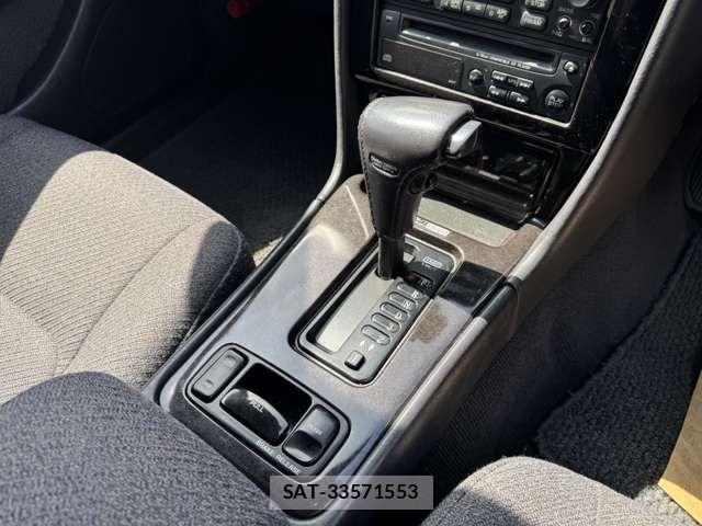 Nissan GLORIA HARDTOP 1992-03 6905747-14