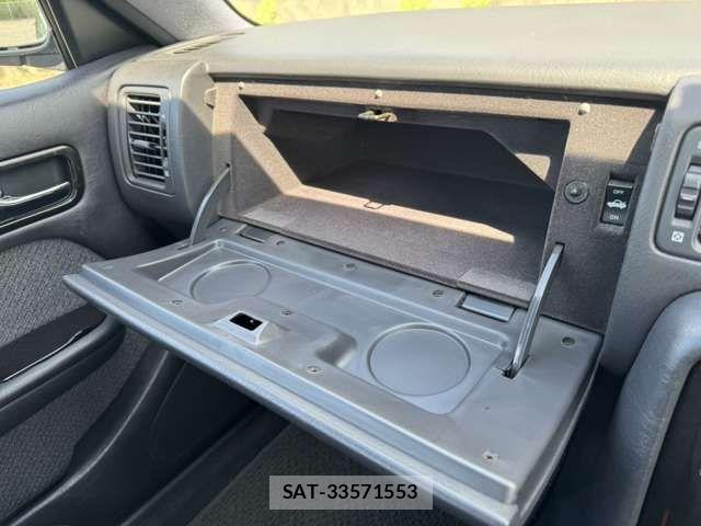 Nissan GLORIA HARDTOP 1992-03 6905747-15