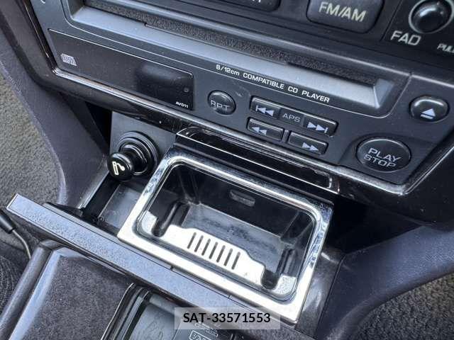 Nissan GLORIA HARDTOP 1992-03 6905747-17