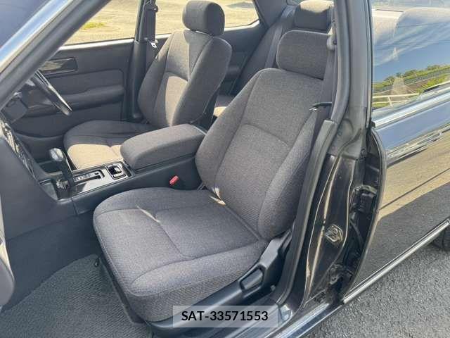 Nissan GLORIA HARDTOP 1992-03 6905747-5