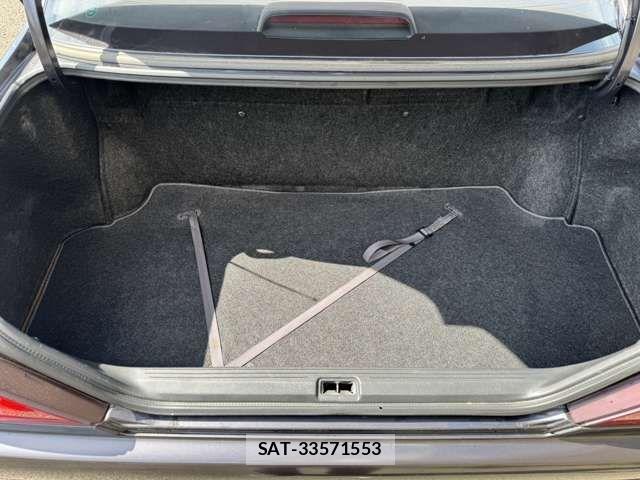 Nissan GLORIA HARDTOP 1992-03 6905747-7