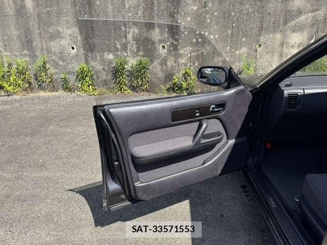 Nissan GLORIA HARDTOP 1992-03 6905747-8