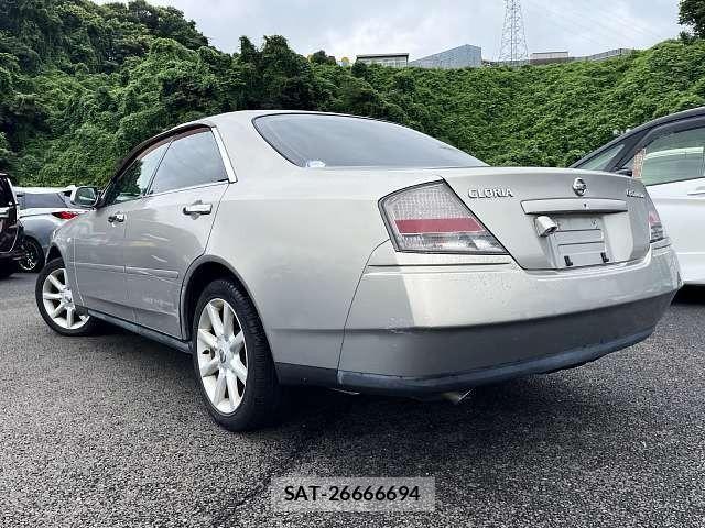 Nissan GLORIA HARDTOP 2003-10 8207664-2