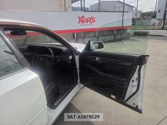 Nissan GLORIA HARDTOP 2004-07 8366068-3