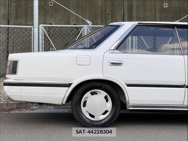 Nissan GLORIA HARDTOP 1986-09 8659268-12
