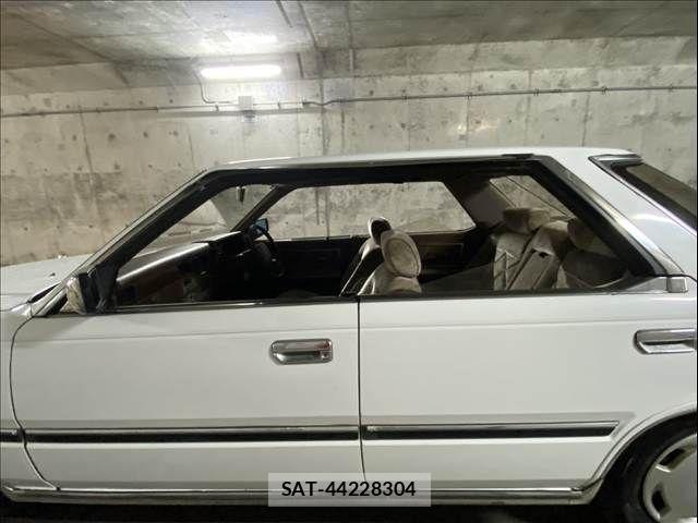 Nissan GLORIA HARDTOP 1986-09 8659268-7