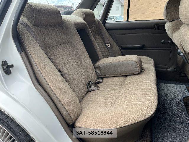 Nissan GLORIA SEDAN 1991-04 8035732-9