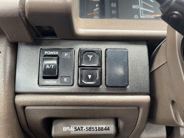 Nissan GLORIA SEDAN 1991-04 8035732-11