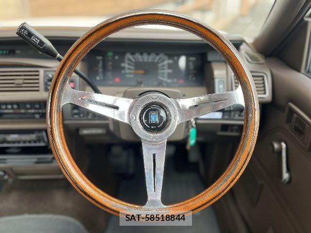 Nissan GLORIA SEDAN 1991-04 8035732-13