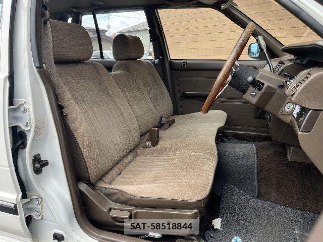 Nissan GLORIA SEDAN 1991-04 8035732-3