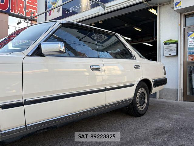 Nissan GLORIA SEDAN 1983-11 8366070-9