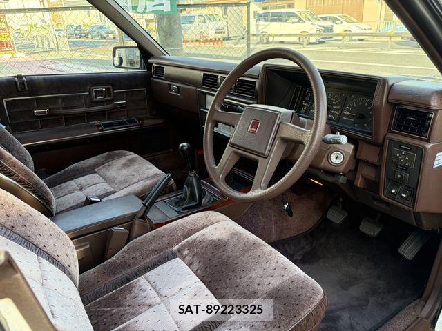 Nissan GLORIA SEDAN 1983-11 8366070-20
