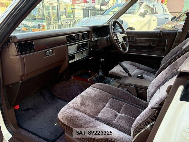 Nissan GLORIA SEDAN 1983-11 8366070-21