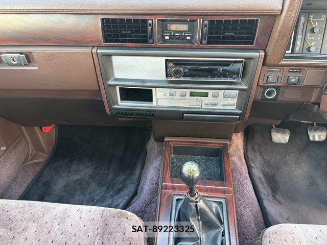 Nissan GLORIA SEDAN 1983-11 8366070-25