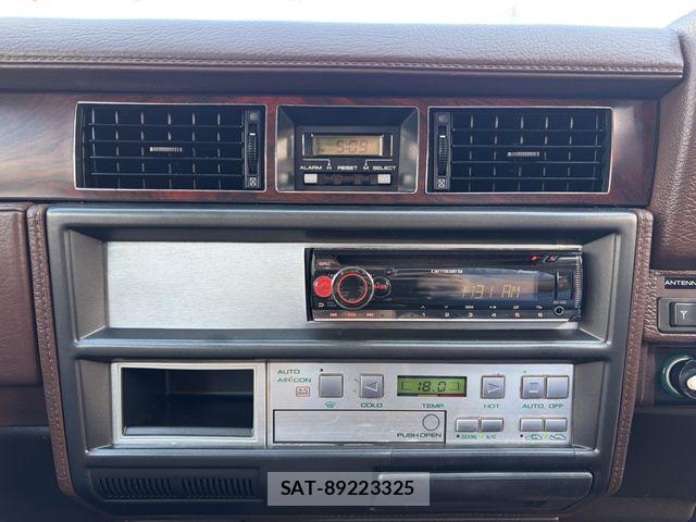 Nissan GLORIA SEDAN 1983-11 8366070-27